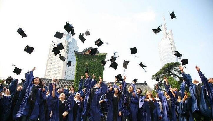 广州自考本科_专科科目考试及格后如何_多久可以拿到毕业证书呢?