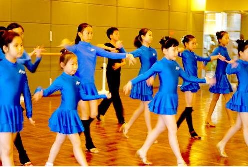 广州文化艺术培训学校舞蹈美学教育_书法美术钢琴兴趣课程培训班 